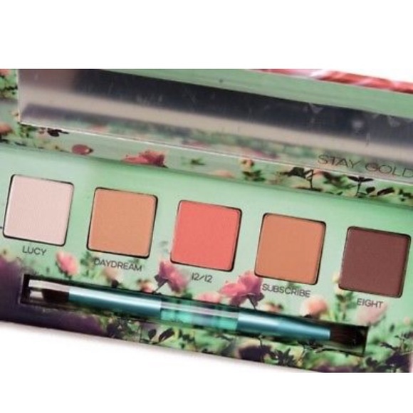 NEW✨ Urban Decay Palette - Picture 4 of 5